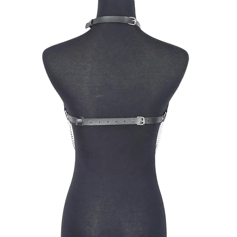 vue derriere collier harnais femme